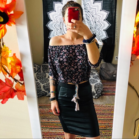 Tops - 🌱 5/$20 Boho off the shoulder